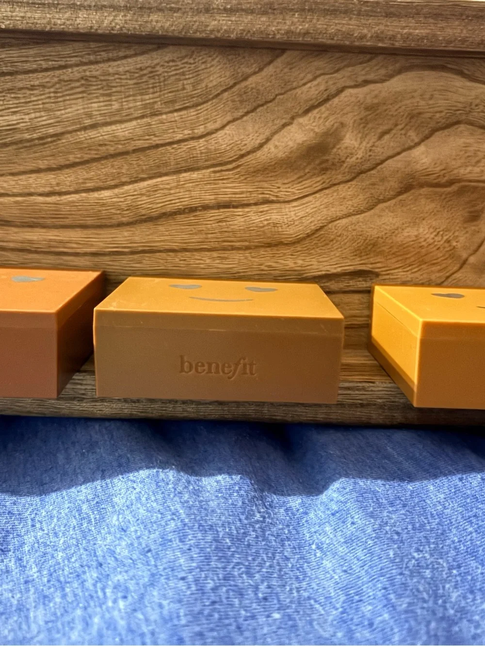 10 Benefit Hello Happy velvet powder foundation